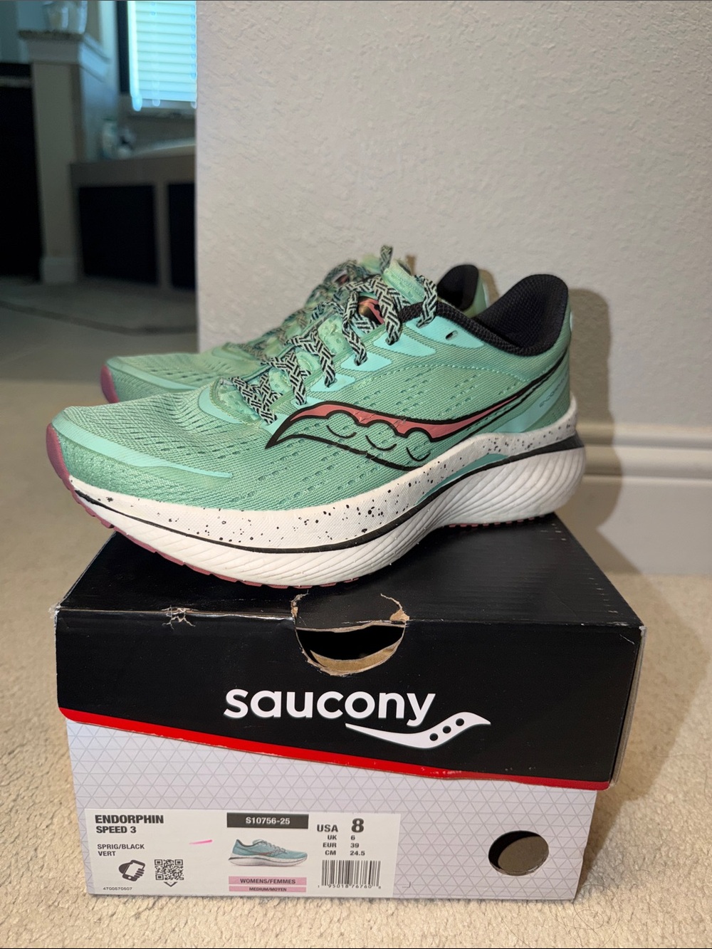 Saucony Mint Green Women’s Endorphin Speed 3 Running Shoes with Pink Accents